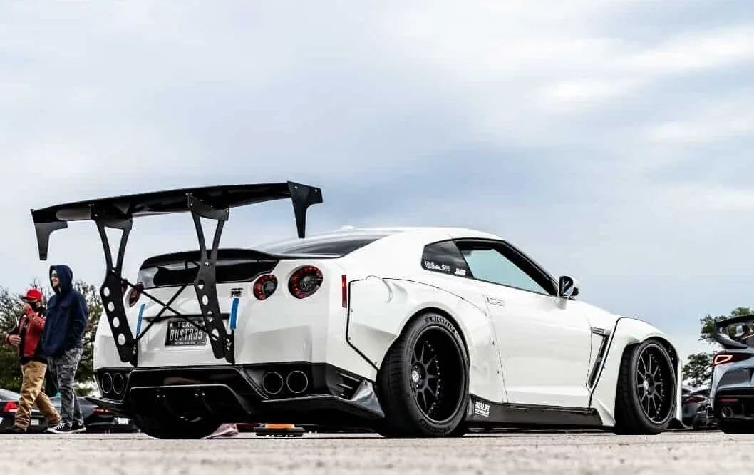 How much to rent Nissan GTR